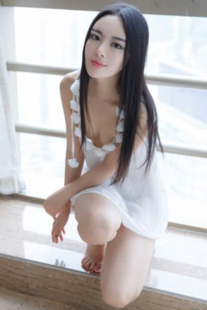 我被女同学捏j榨精_JVID性感写真