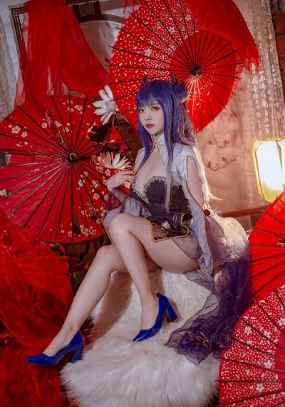 美女野外露营被拖入房间糟蹋_BD英语免费观看视频
