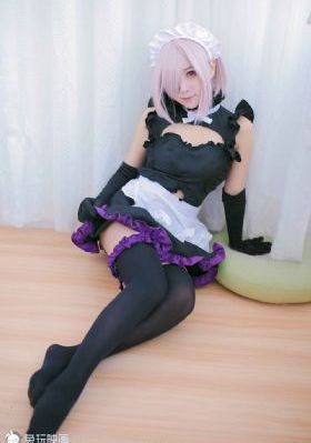 美女穿个性衣服的真人照片_高清版日韩电影在线