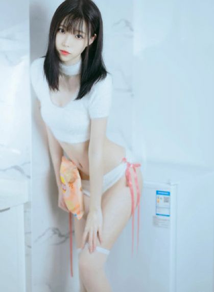系统抱紧我大腿歌txt_HD全集免费播放