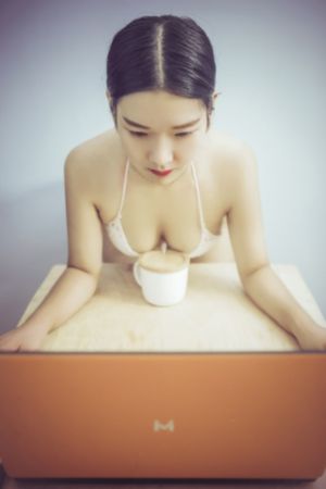 japanese丰满白嫩美女_1080P手机在线看