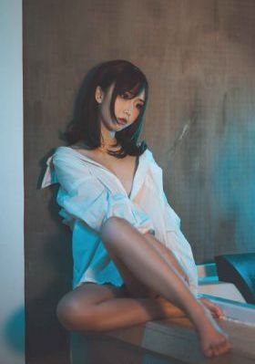 美女高潮爽到尿喷出来_BD韩语神马影院在线
