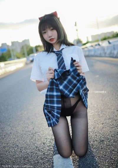 草莓视频毛片_英文版字幕